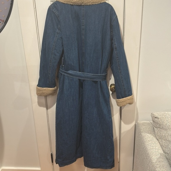 Emory Park Blue and Tan Belted Faux Shearling Trench Coat Size Large - Picture 3 of 5